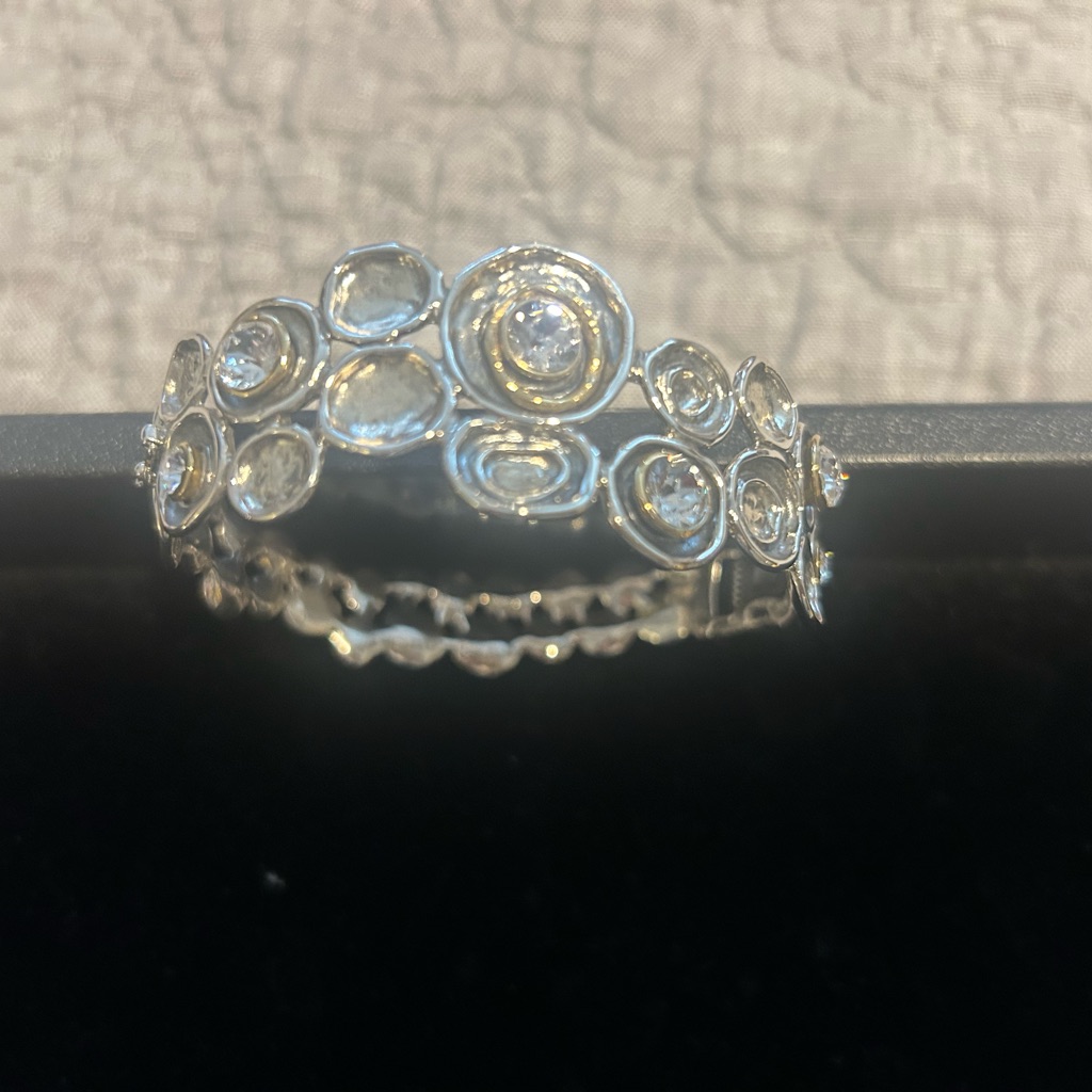 Chic Silver Women's Bracelet With Safety Clasp